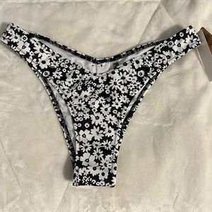 NWT Victoria Secret PINK Itsy Cheeky Bottoms Black/White Daisy